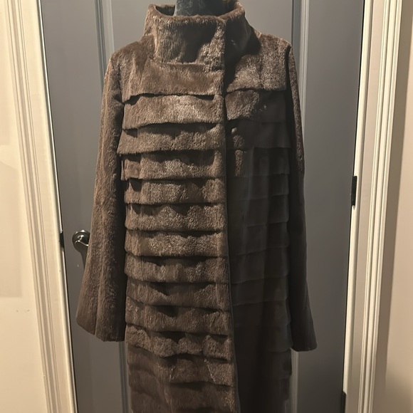Trilogy Fur Coat - Picture 2 of 6